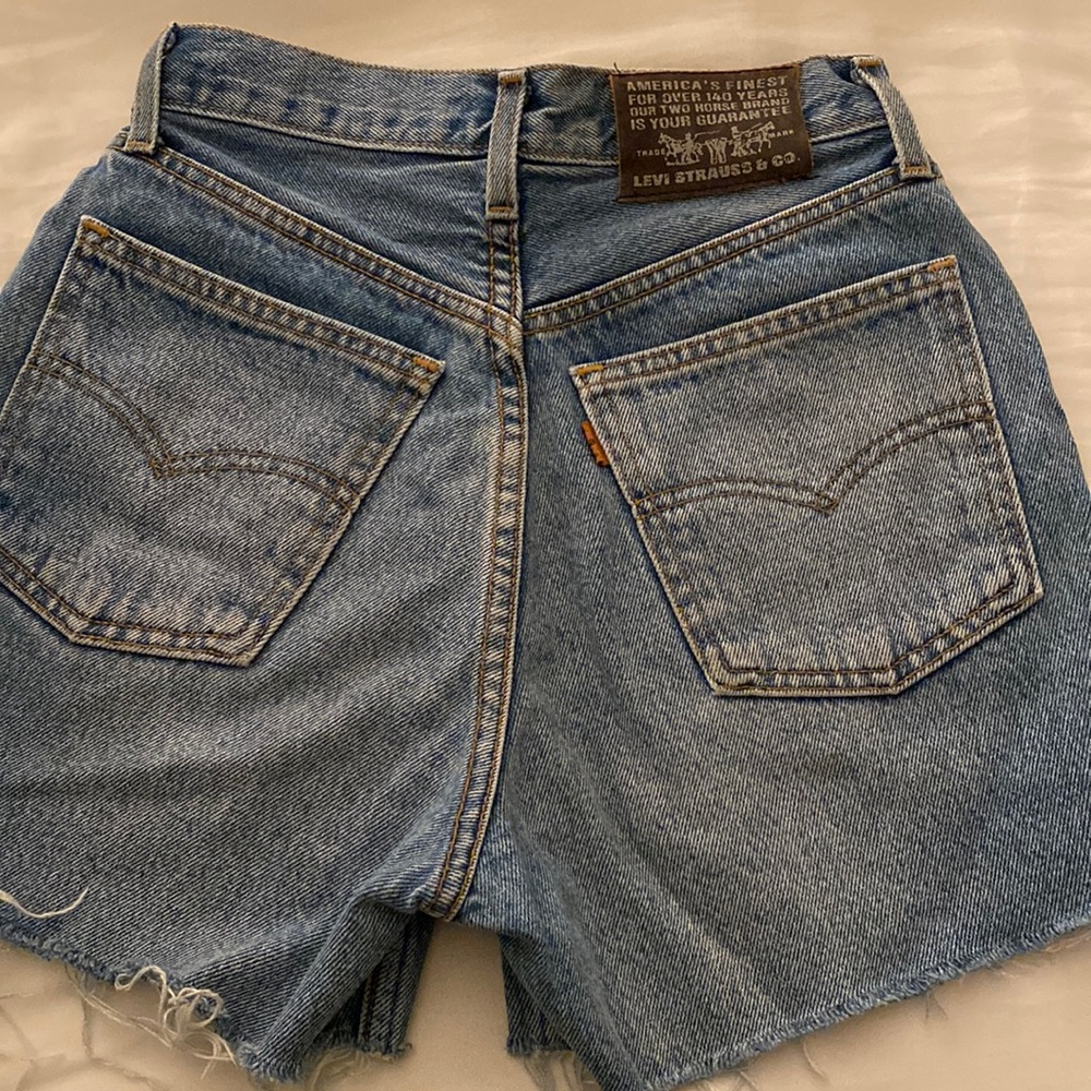 Brown tag Levi Jean Shorts W 27